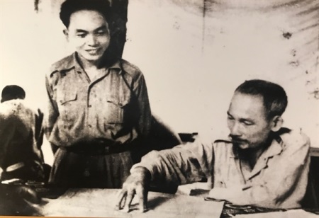 Đôi nét về tư tưởng quân sự của Chủ tịch Hồ Chí Minh trong bài thơ Học đánh cờ