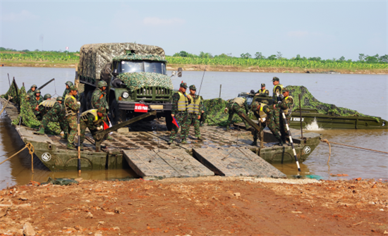 Làm theo lời Bác, Lữ đoàn Công binh 543 thi đua huấn luyện giỏi, kỷ luật nghiêm