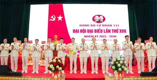 Lữ đoàn Công binh 131 phát huy truyền thống mở đường thắng lợi trên biển