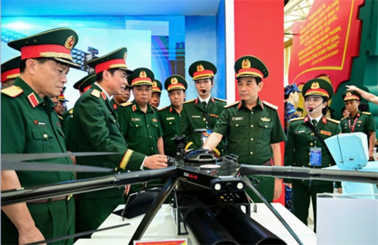 Hai đẩy mạnh - định hướng chiến lược xây dựng Quân đội trong tình hình mới
