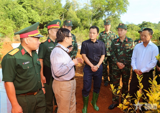 Lặng thầm đi tìm hài cốt liệt sĩ nơi biên giới
