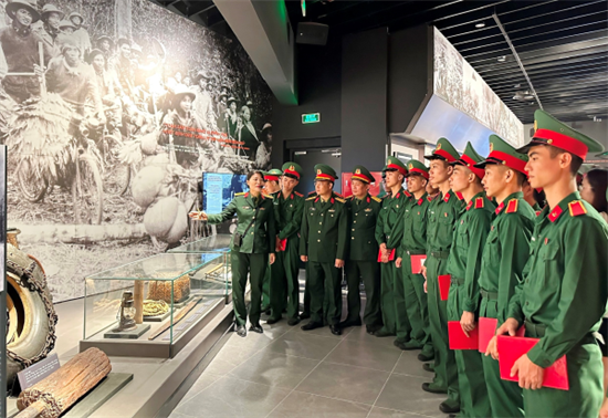 当前军队传统教育工作中的若干问题